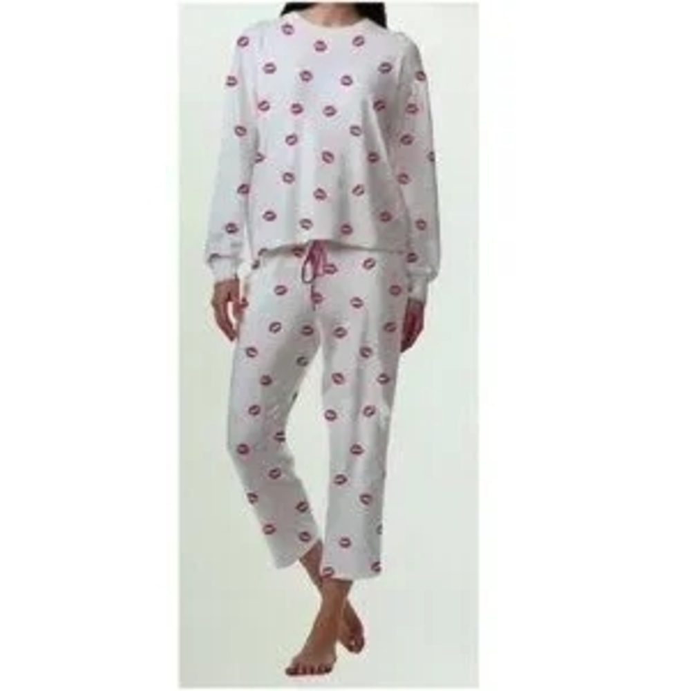 🌷PJ Salvage White and Pink Lip Print Pajama Set